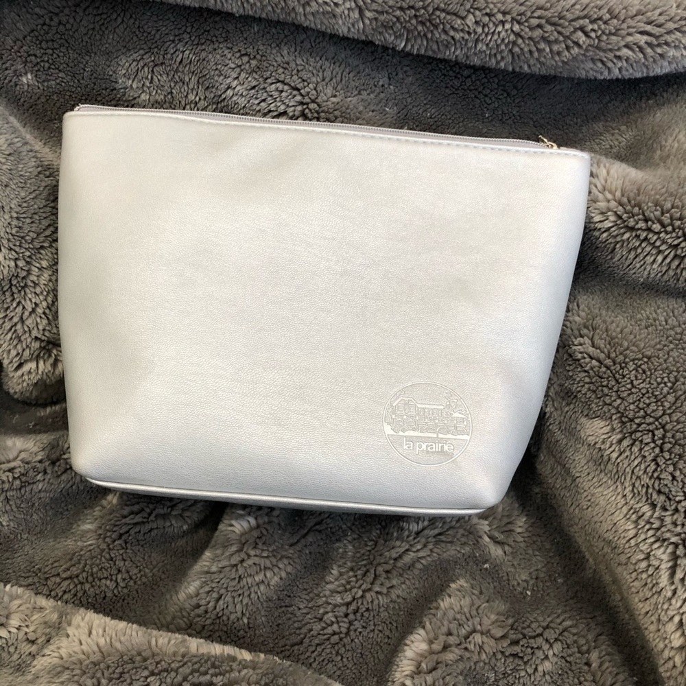La Prairie Silver Makeup Bag/Cosmetic Case